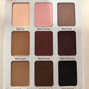 Meet matte EYESHADOWS